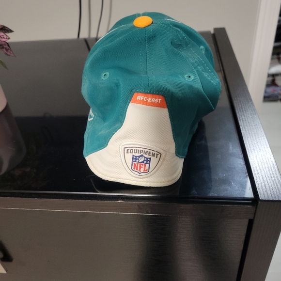 Miami Dolphins Hat - Picture 3 of 3